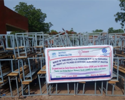 UPA fait un don de tables bancs à trois villages